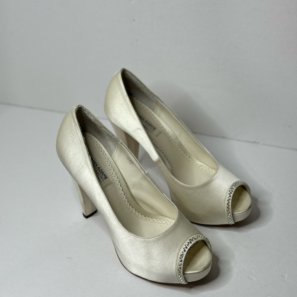 Benjamin Adams White Satin w/ Crystals Platform Heels Size 7.5